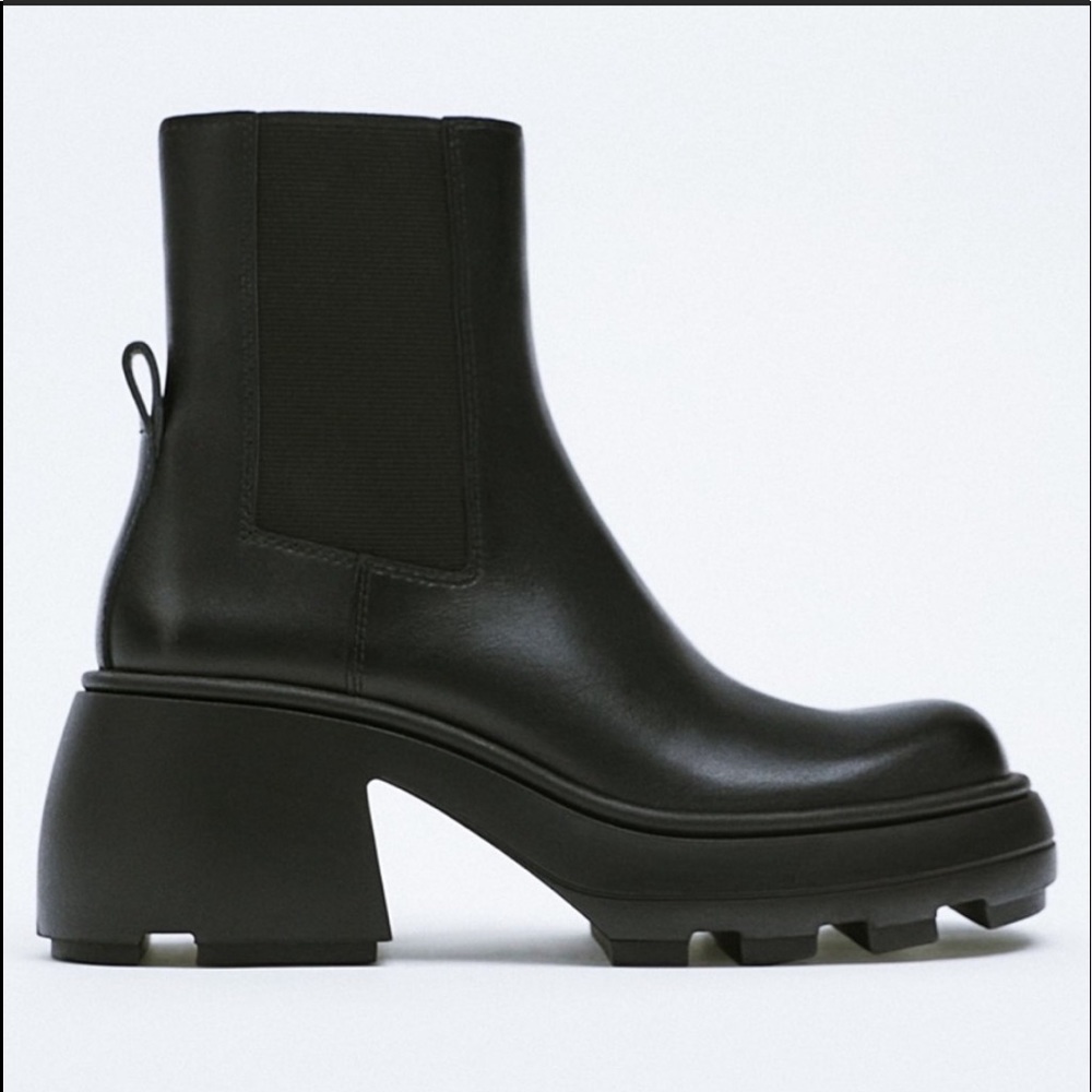 Zara Black Chunky Heel Chelsea Ankle Boots